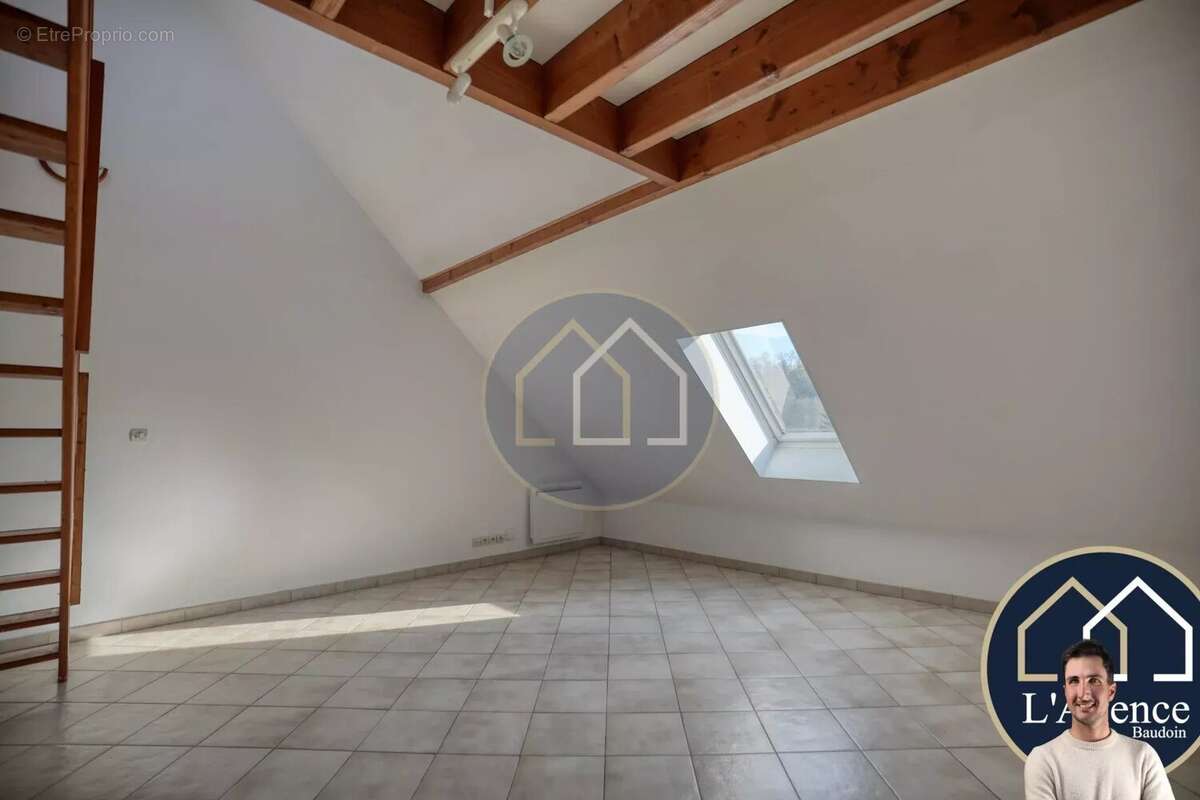 Appartement à EPERNON