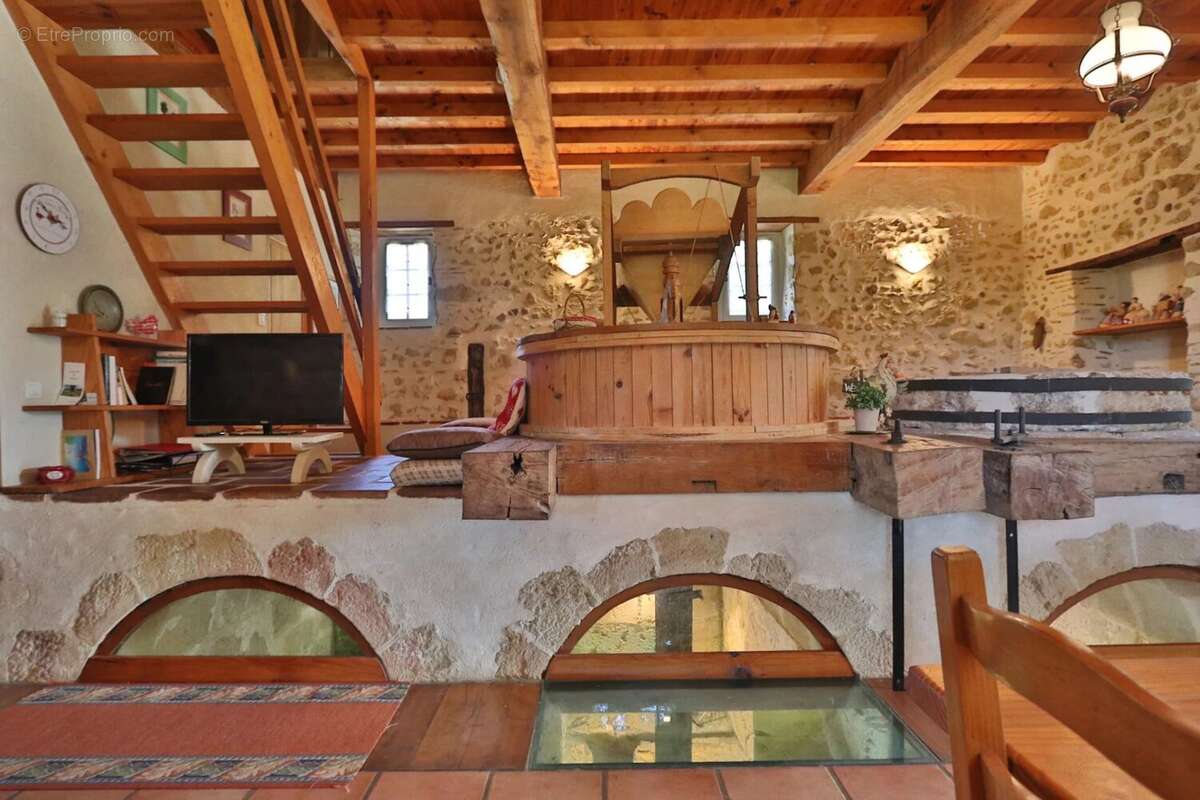 Maison à CROUSEILLES