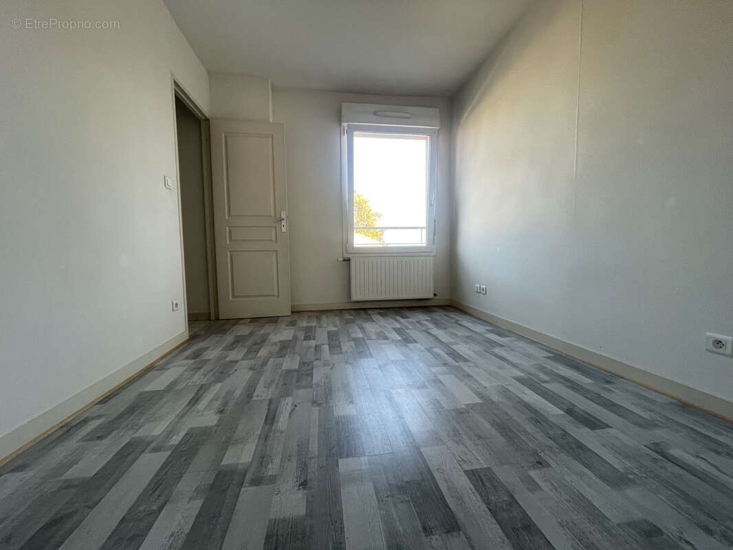 Appartement à LE COTEAU