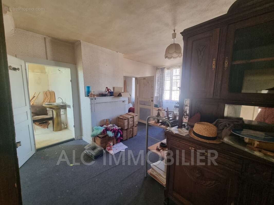 Appartement à MOULINS-LA-MARCHE