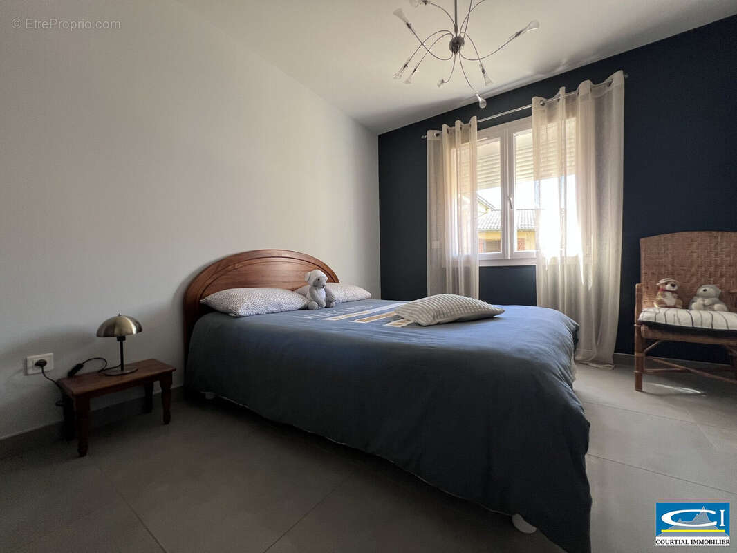 Maison à SAINT-JEAN-DE-MUZOLS