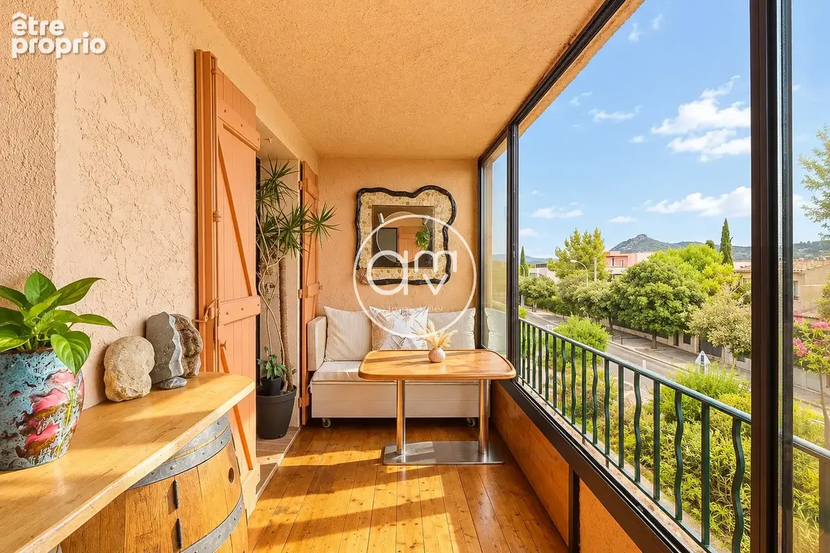 Hyères - t3 de 68.63m2 avec loggia fermée - stationnement - proximité gare - sous offre - photo 12