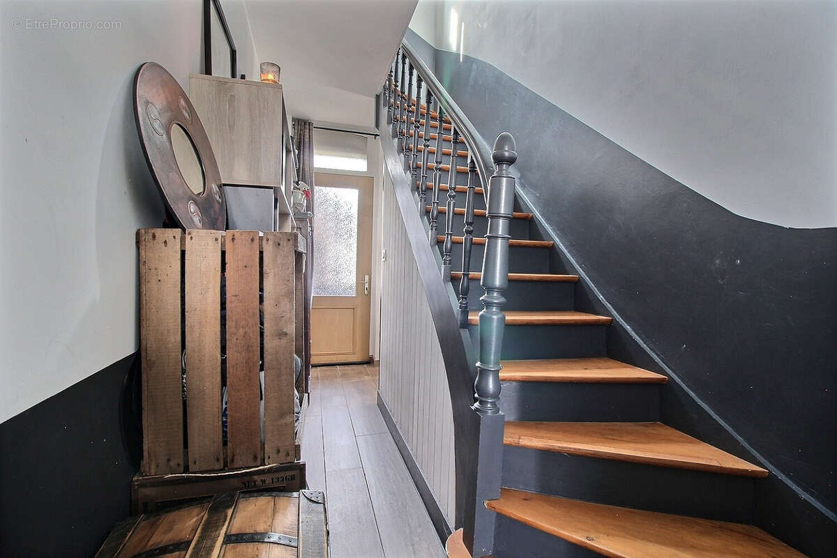 Maison semi-individuelle avec jardin, terrasse et passage latéral   4 chambres - photo 15