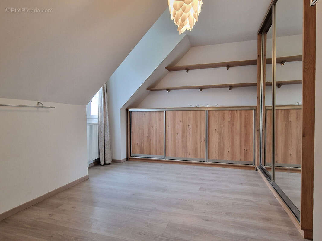 Appartement à LA CHAPELLE-EN-SERVAL