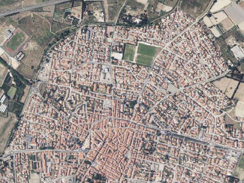 Terrain à SAINT-LAURENT-DE-LA-SALANQUE