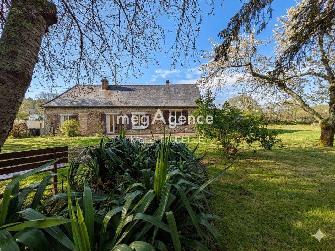 Maison à AIGNE