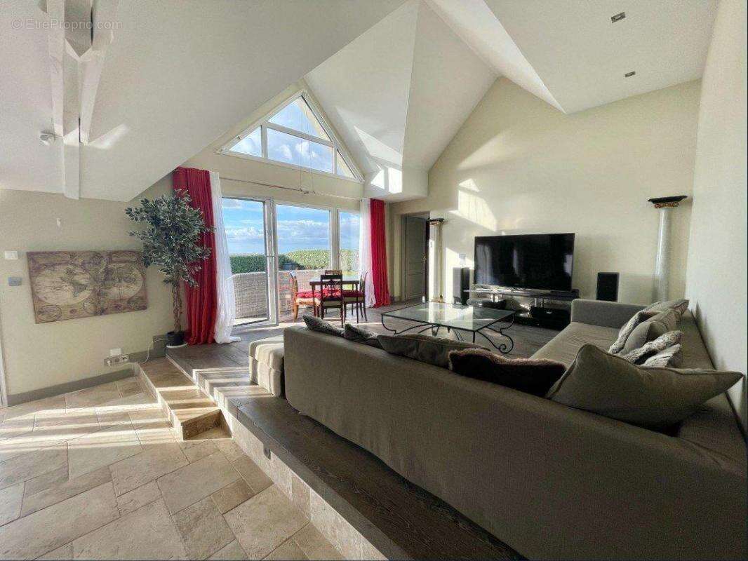 Maison à BONNEVILLE-SUR-TOUQUES