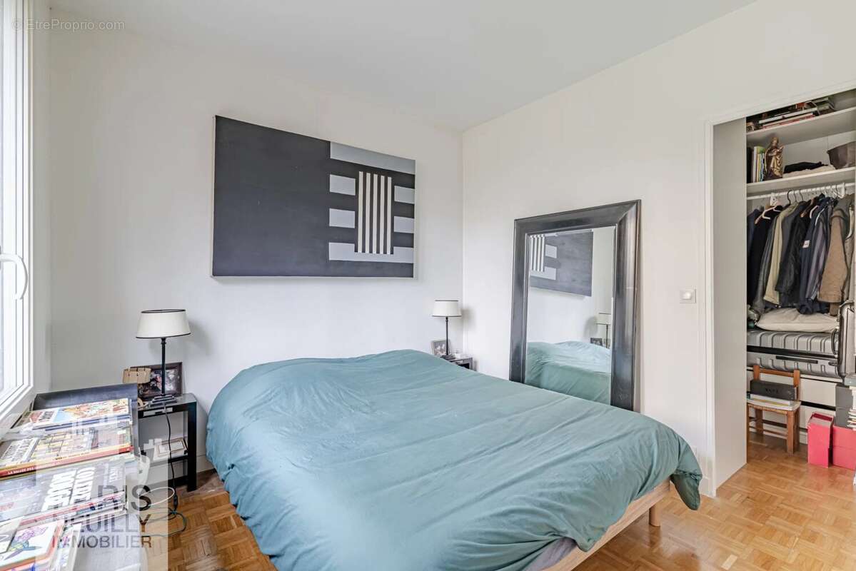 Appartement à PARIS-16E