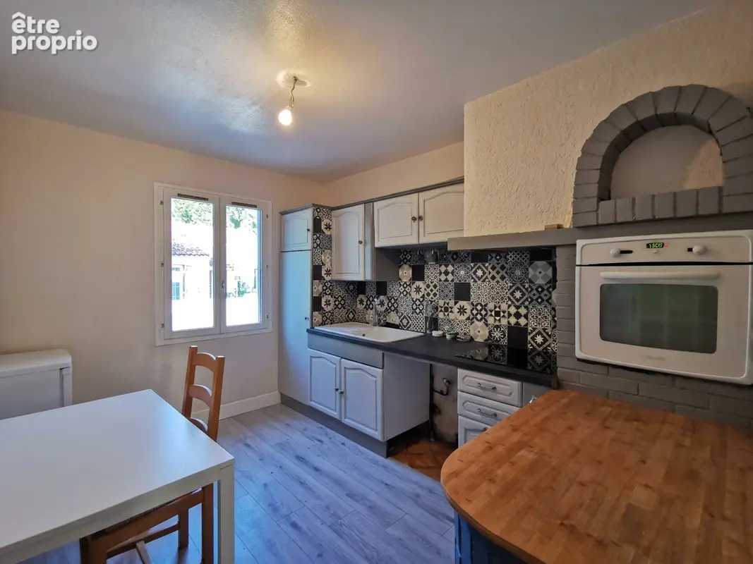 MIRAMAS - Maison T4 de plain-pied 93 m² avec piscine, dépendance et fort potentiel dans un quartier très recherché - photo 8