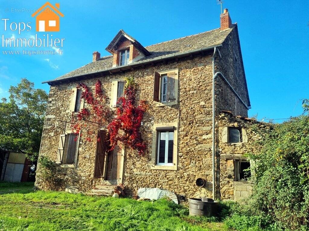 Maison à RIEUPEYROUX