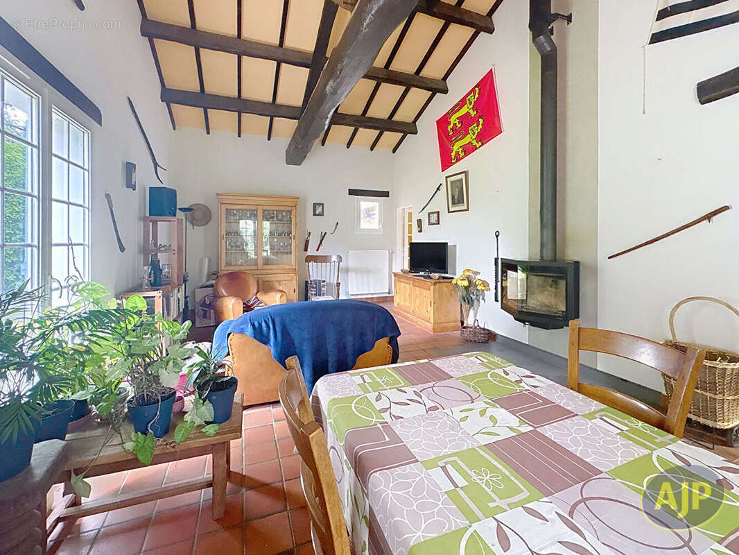 Maison à BOIS-DE-CENE