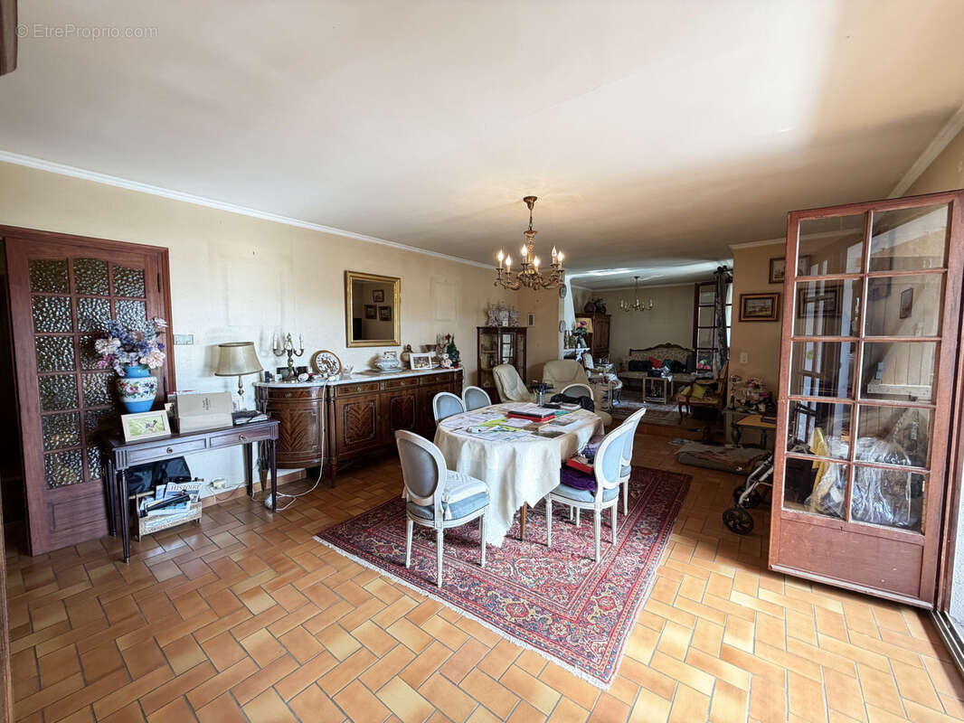 Maison à SAINT-MAXIMIN-LA-SAINTE-BAUME