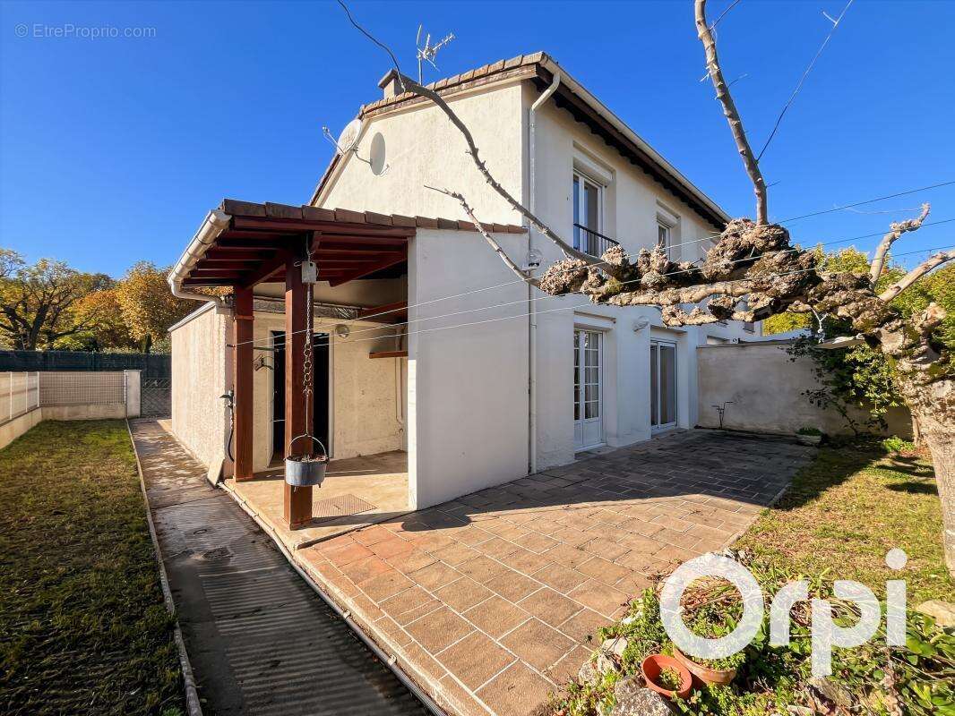 Maison à SAULCE-SUR-RHONE