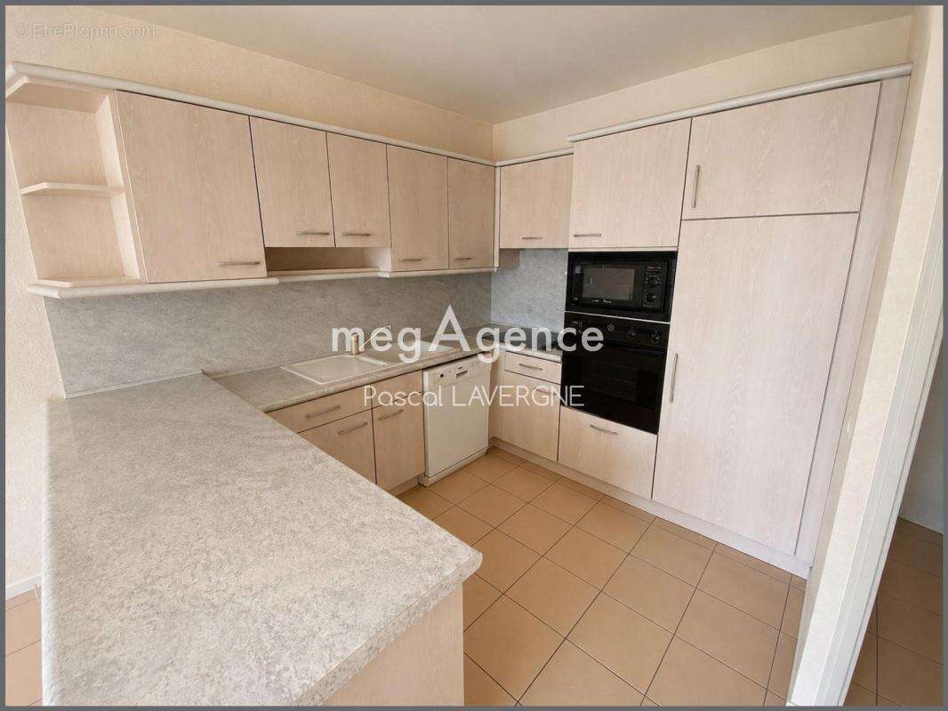 Appartement - Centre-ville de Saint-Gilles-Croix-de-Vie - photo 4