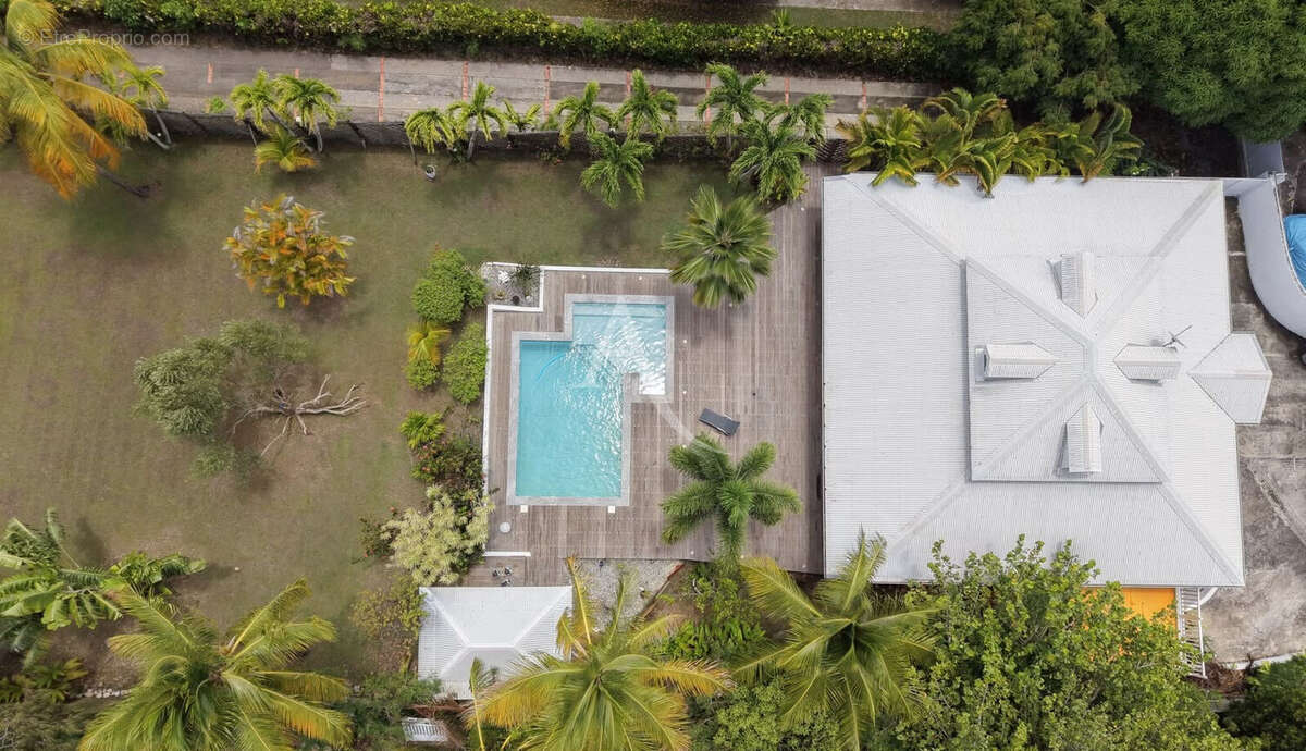 Villa à fort potentiel avec grand terrain et piscine - photo 12
