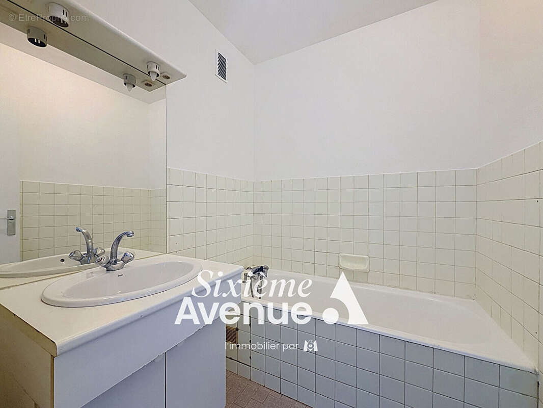 Appartement Decines Charpieu 4 pièce(s) 80.10 m2 - photo 6