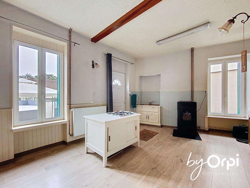 Maison à SAINT-ELOY-LES-MINES