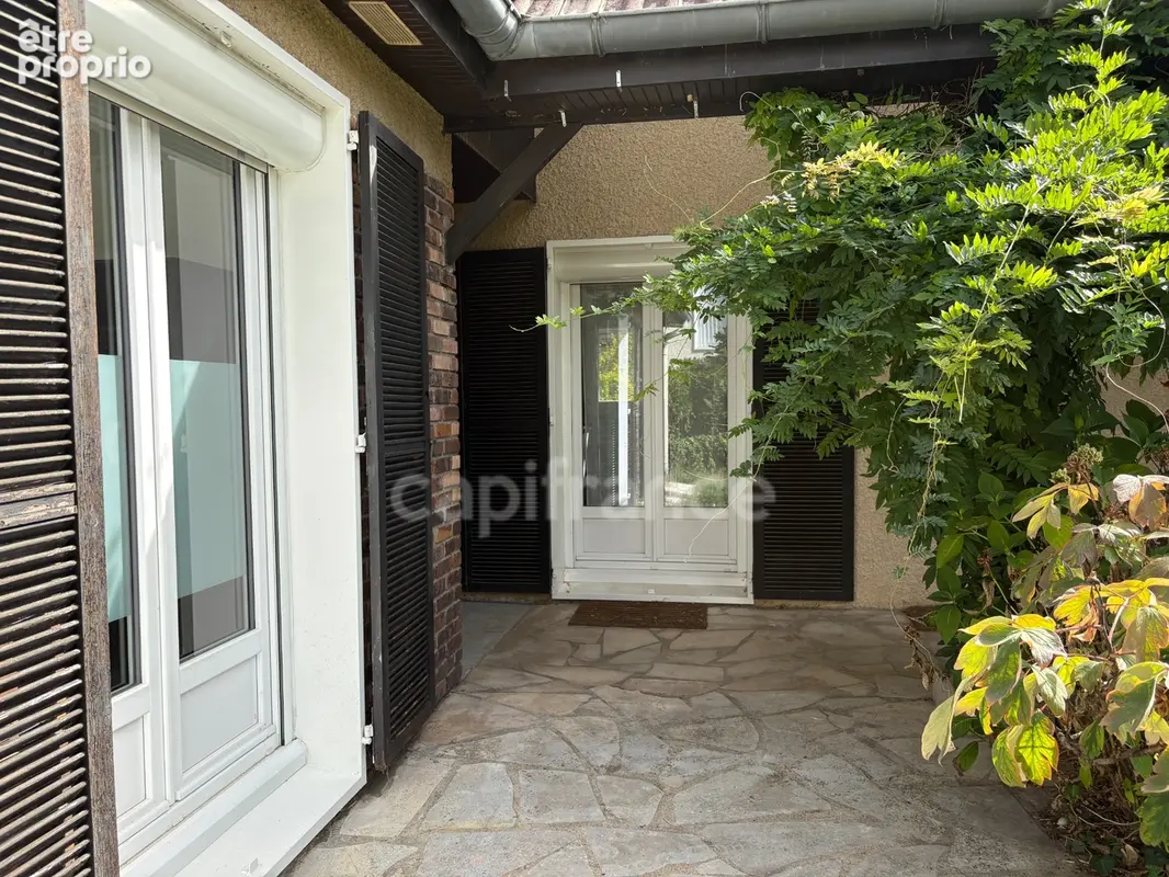 Maison de plain-pied spacieuse et lumineuse 7 pièces 5 chambres! - photo 4