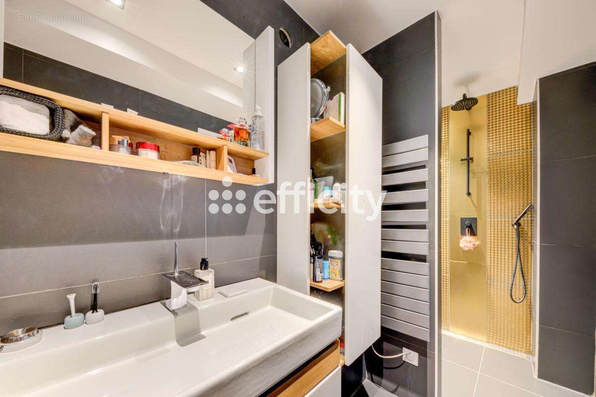 Appartement à PARIS-9E