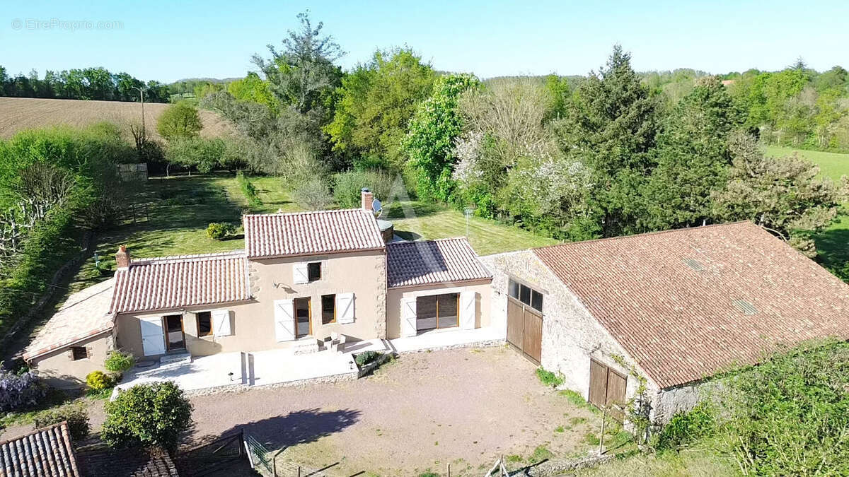 Maison à AIZENAY