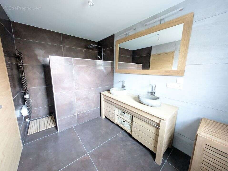 Maison à CHATEAUNEUF