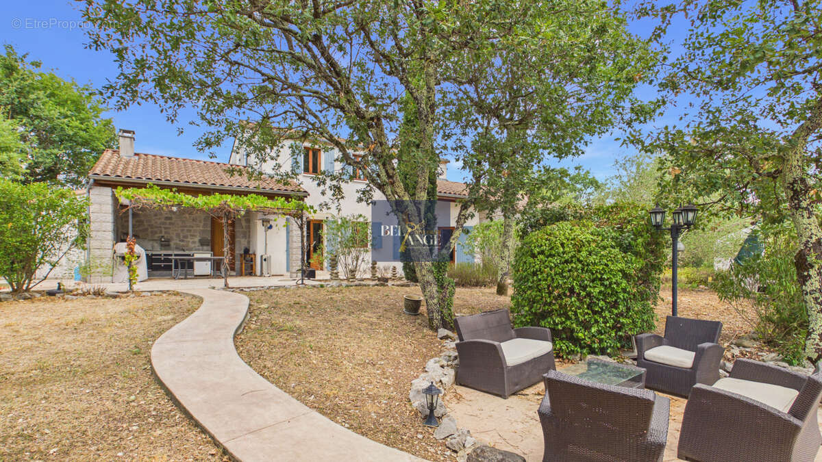 LABEAUME   Maison de caractère avec piscine et annexe indépendante - photo 3