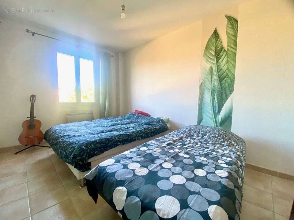 T4 de 96m2+ TERRAIN 632m2 / SAINT MITRE - Maison à MARSEILLE-13E