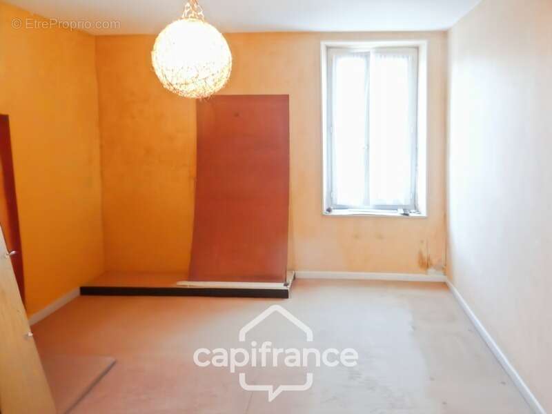 Maison à COMMENTRY