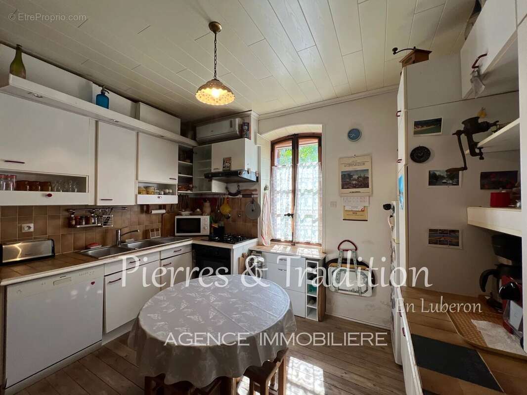 Céreste, Maison individuelle avec charme et son jardin proche village et commerces - photo 4