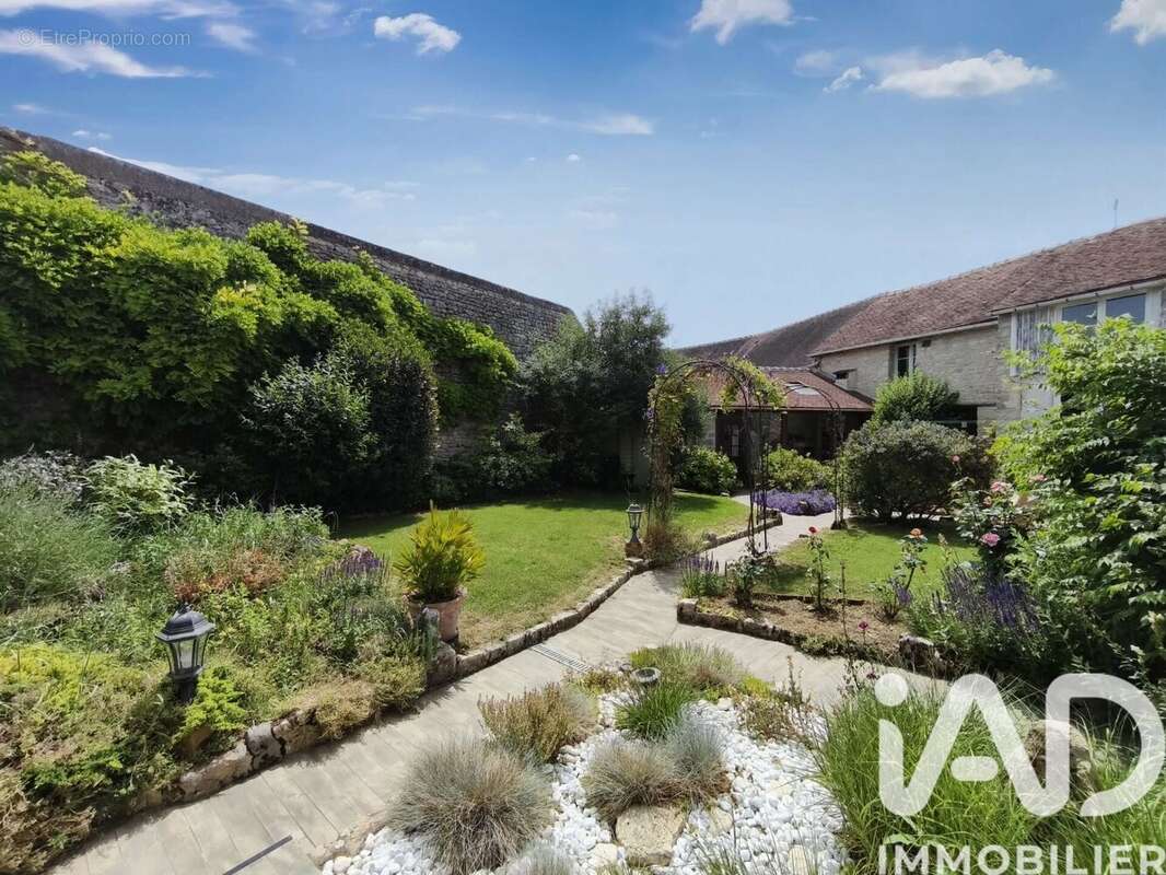 Maison 112 m² à Briarres-Sur-Essonne  - photo 5