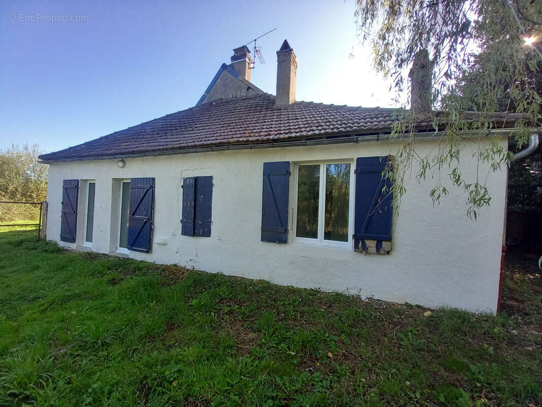 Maison à MOULINS-ENGILBERT