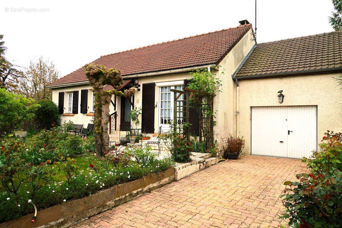 Maison à MARINES