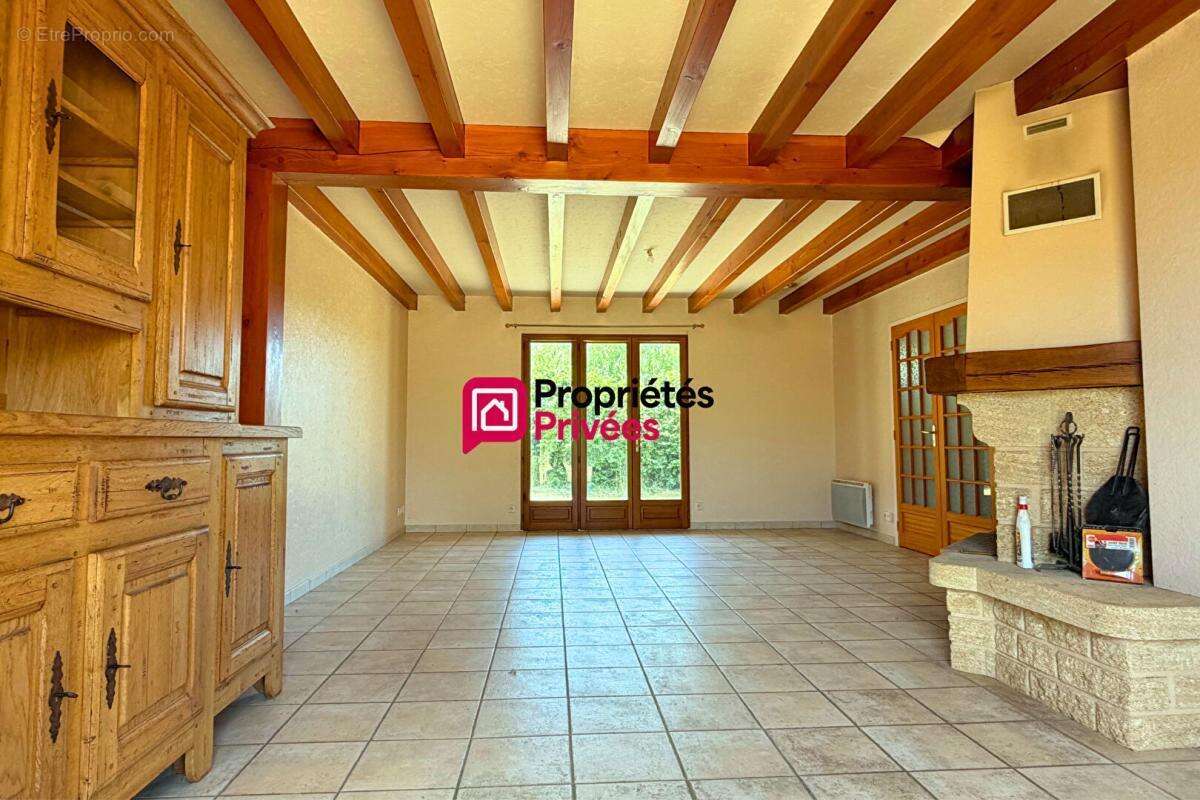 Maison T5 à vendre de 116 m² avec sous-sol complet et combles aménageables à Saint Gervais D'Auvergne 63390 - photo 5