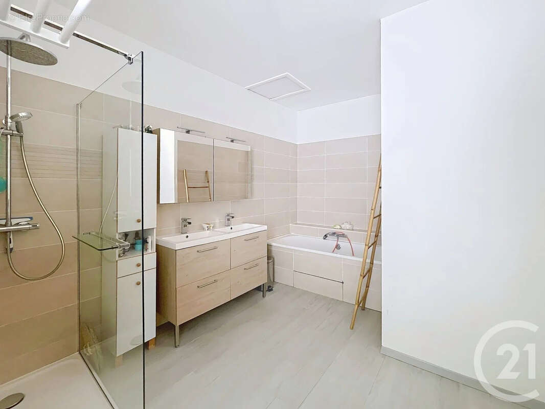 Maison 129 m² à Montignac-Charente  - photo 5