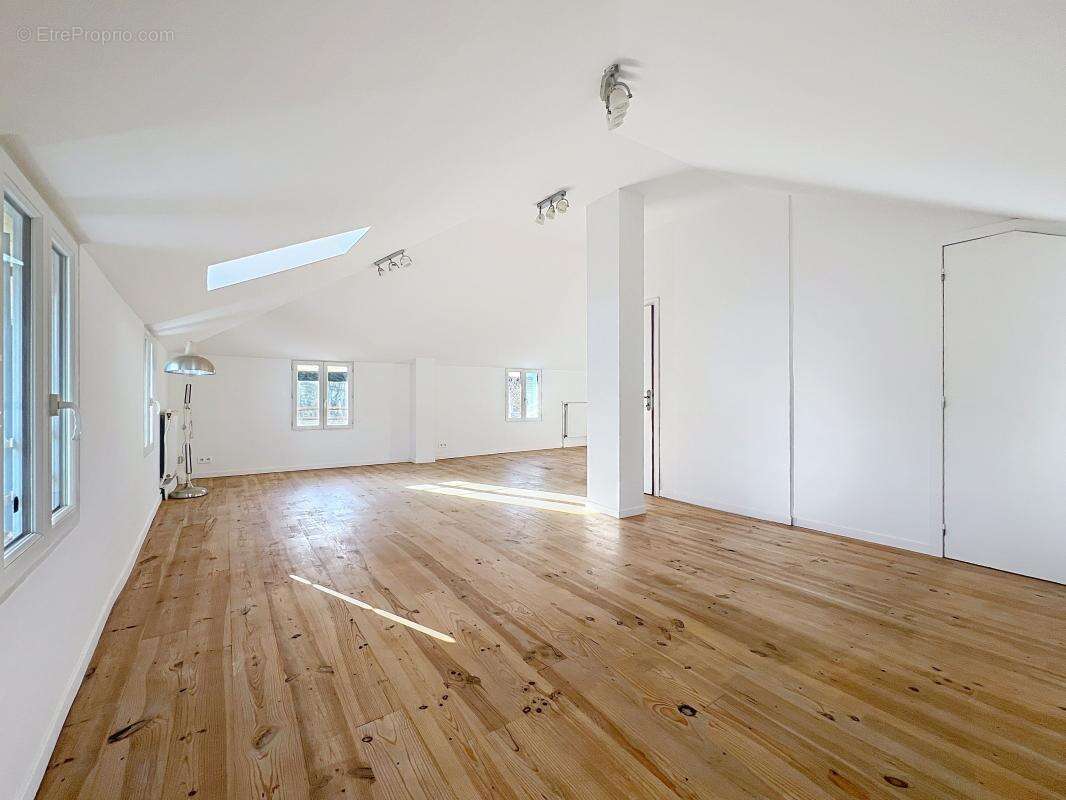 Maison individuelle 5 chambres sur 7 000m² de terrain - photo 9
