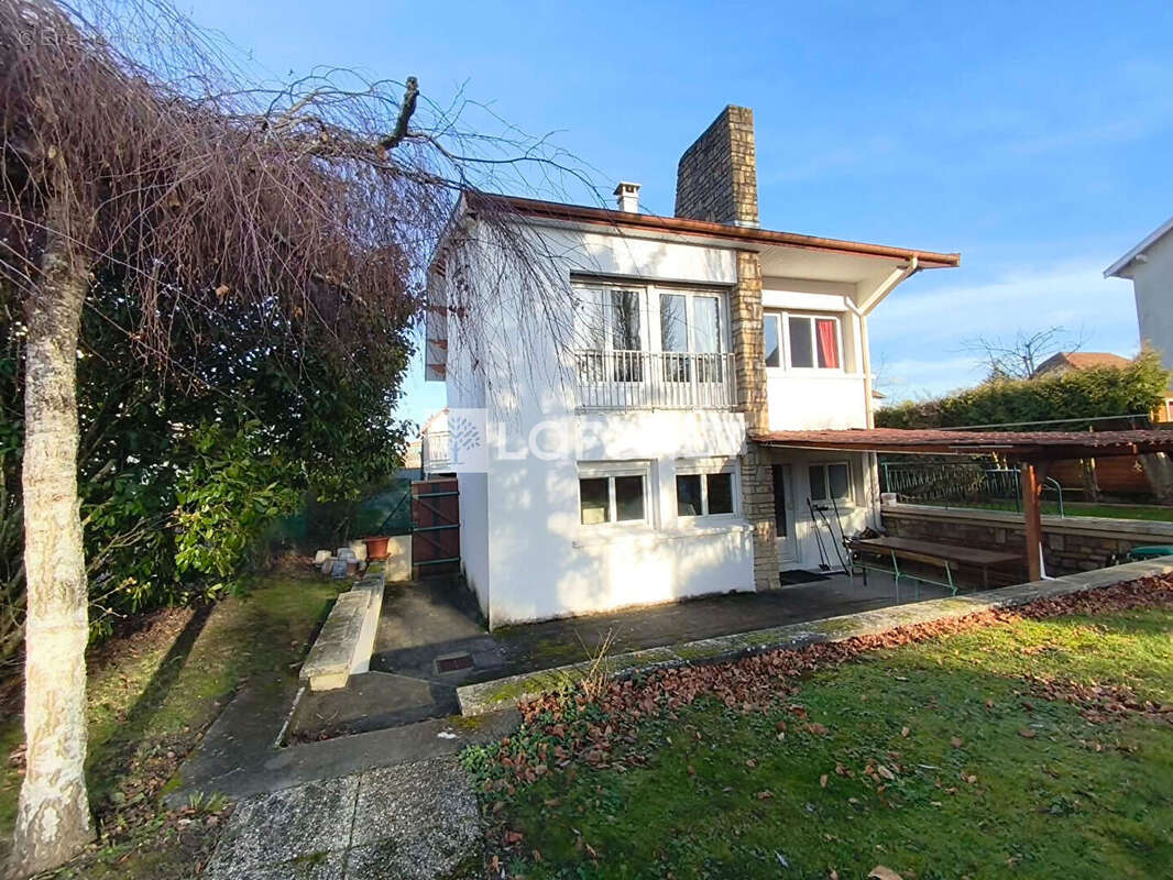 Maison à CHARMES