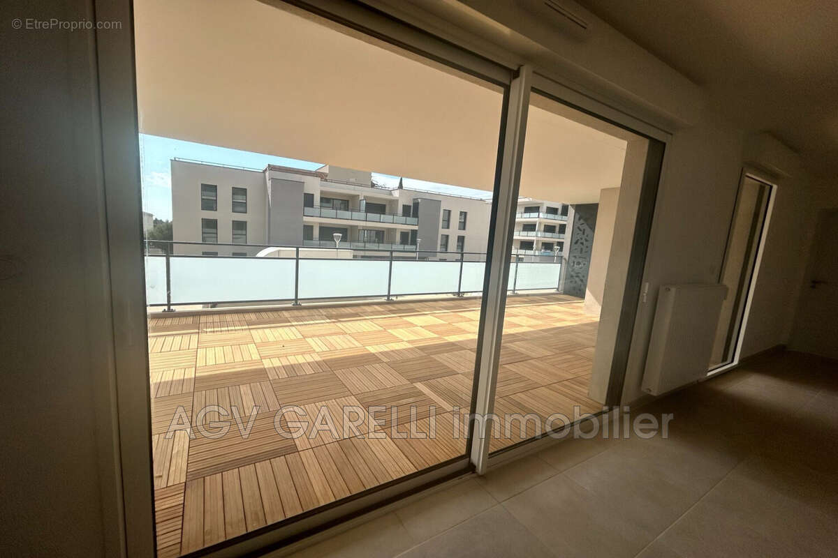 Appartement à HYERES