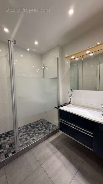 Appartement à LEVALLOIS-PERRET