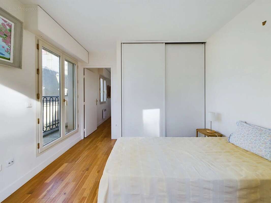 Appartement à PARIS-17E