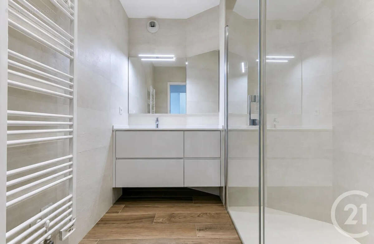 Appartement à SAINT-MAUR-DES-FOSSES