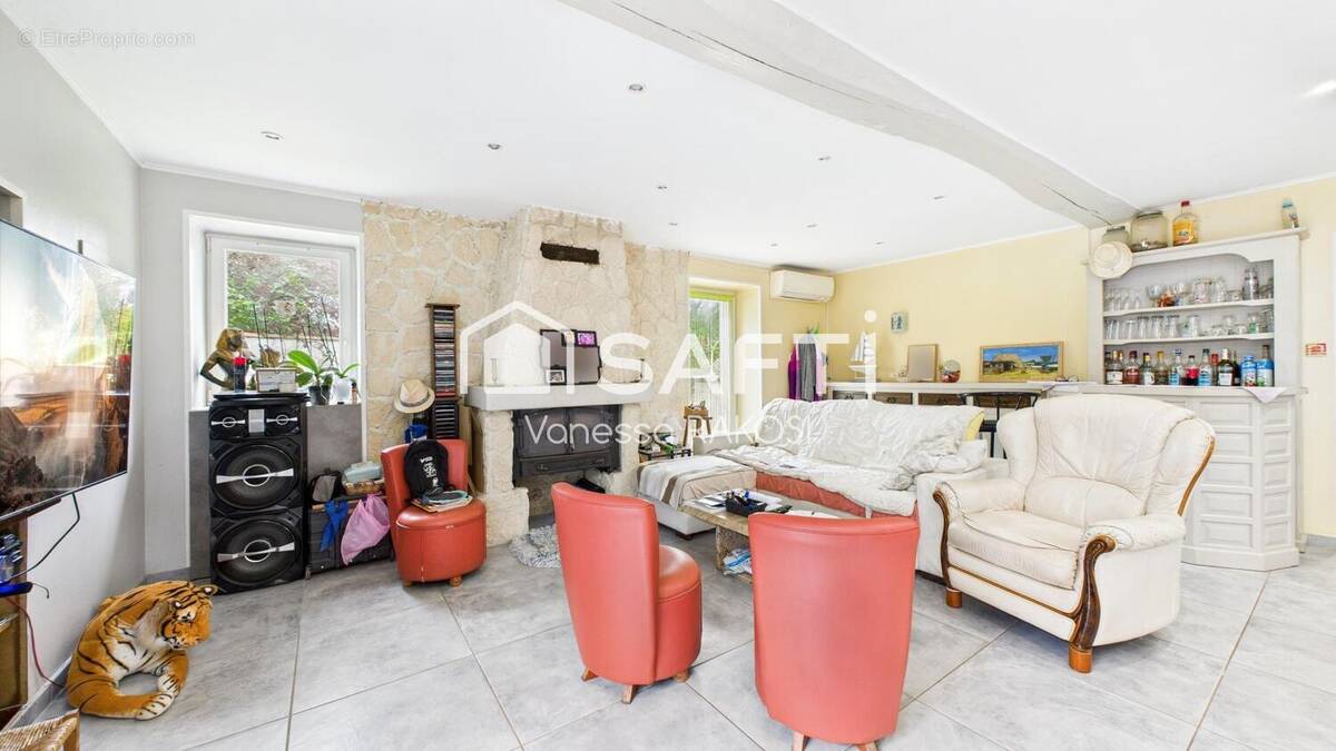 Photo 1 - Maison à SAINT-JEAN-D&#039;ANGELY