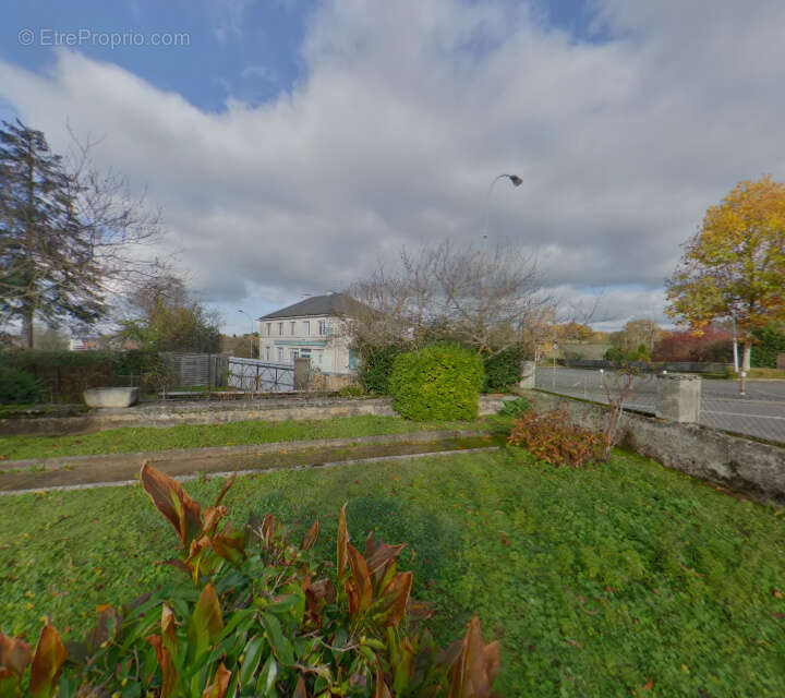 Maison à L&#039;ISLE-JOURDAIN