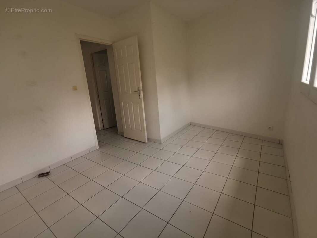 Appartement 71 m² à Le Lamentin  - photo 7