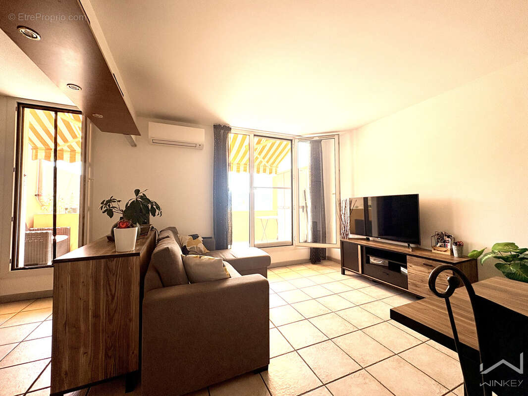 Appartement à CARROS