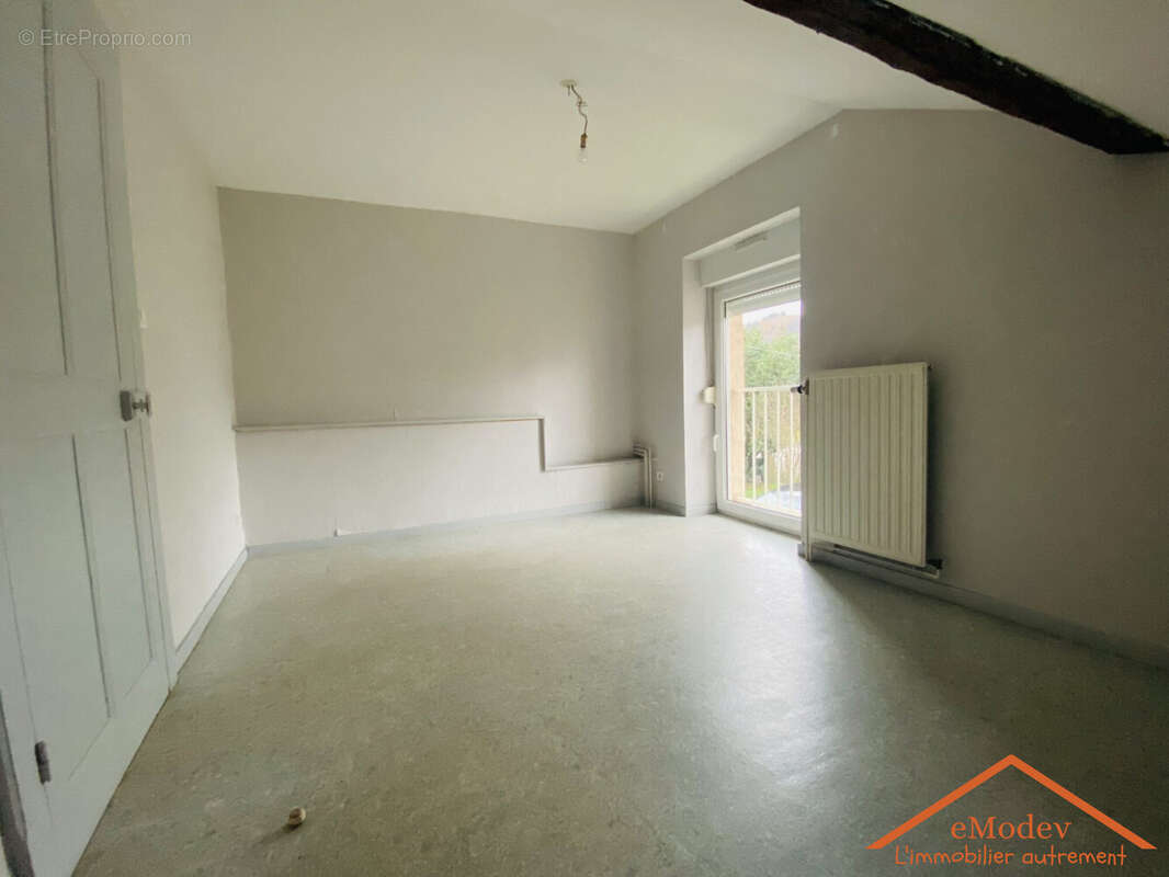 Appartement à CHENIMENIL