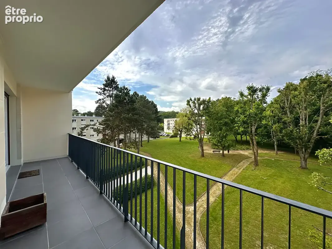 Appartement F4 avec grand balcon à Senlis - photo 2
