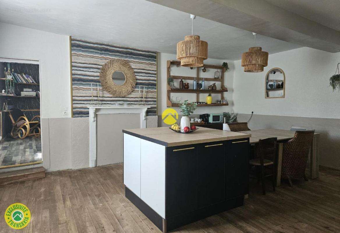 Maison à BIZENEUILLE