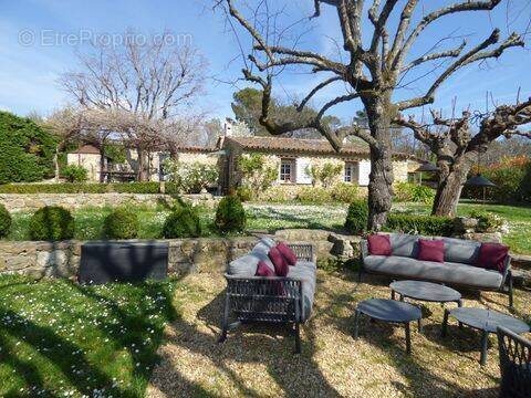 Maison à TOURRETTES
