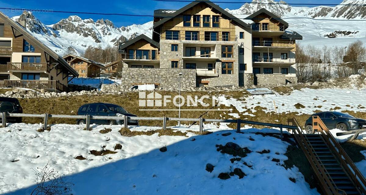 Appartement à SAINT-FRANCOIS-LONGCHAMP