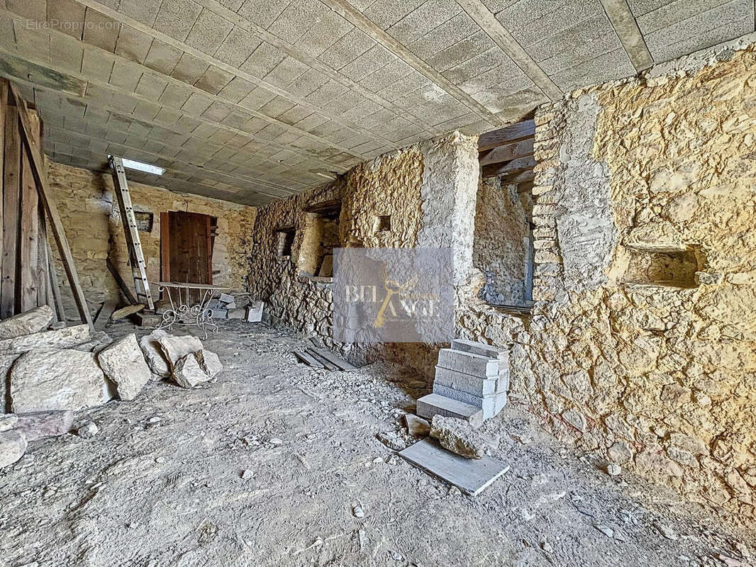 Maison à LABASTIDE-DE-VIRAC